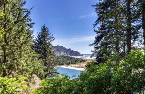 Otis House | Relaxing Cascade Head Salmon River Getaway with Pool