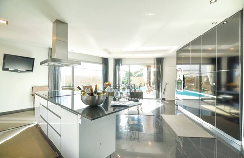 Carvoeiro Villa | Experience Cascade House: Oceanfront Villa with Spa & Pool