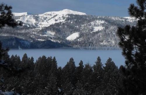 Cascade House | Pet-Friendly Cascade Lakeview Log Cabin with Top Ratings
