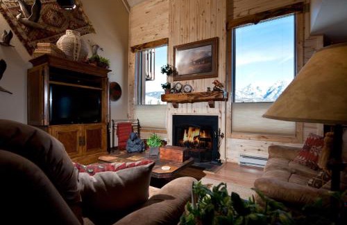 Purgatory House | Top-Rated Cascade Village 56: Family-Friendly with Pools
