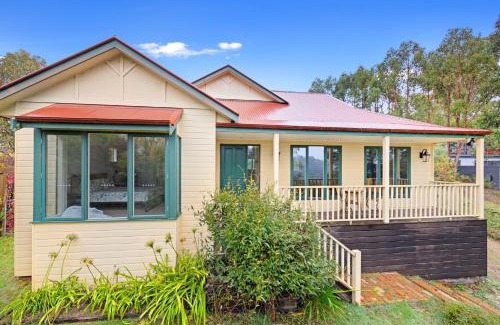 Marysville House | Family-Friendly Stay at Cascades On Allison - 9.5/10 Rated