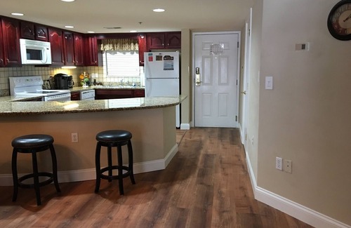 Gatlinburg Condo | Experience Cascading Creek Gatehouse Condos with Hot Tub Access