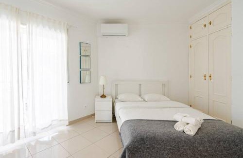 Alvide House | Cozy Alvide Guest House with Pool and Oceanfront Bliss