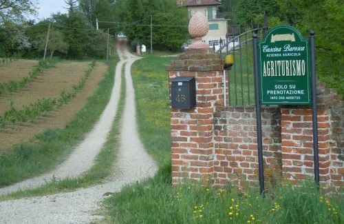 Castelnuovo don Bosco House | Discover Cascina Barosca: Pet Friendly & Family Welcoming