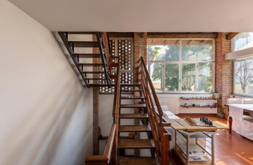 Pombia Bed & Breakfast | Cascina Cattabreghetta: Oceanfront Retreat with Hot Tub