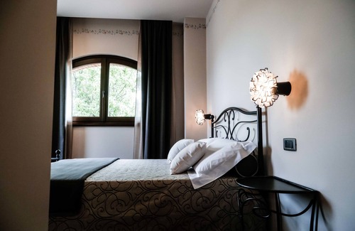 Guarene House | Guest Rated 10/10: Cascina Cortine with Spa & Breakfast