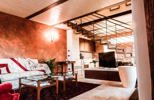 Guarene House | Guest Rated 10/10: Cascina Cortine with Spa & Breakfast