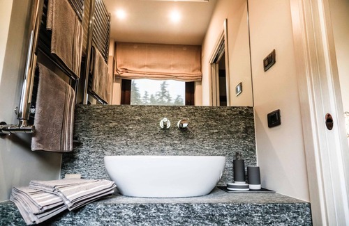 Guarene House | Guest Rated 10/10: Cascina Cortine with Spa & Breakfast