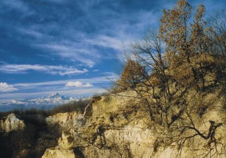 Pocapaglia Bed & Breakfast | Discover Cozy Bed and Breakfasts in Pocapaglia, Italy