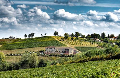 Casale Monferrato House | Experience Cascina Faletta: Oceanfront Getaway with Pool
