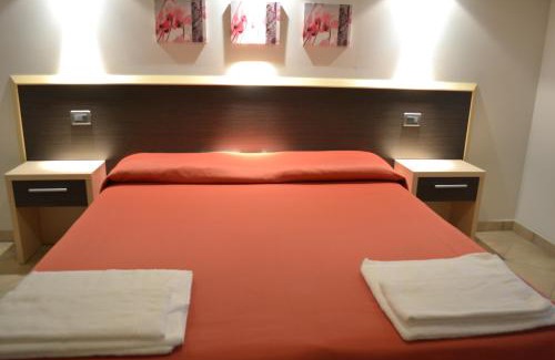 Lonato del Garda House | Discover Cascina Graziosa: Family-Friendly with a Restaurant