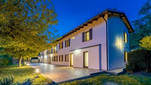 Ponzano Monferrato Villa | Enjoy CASCINA LA VALLE 10&2 with Oceanfront Views