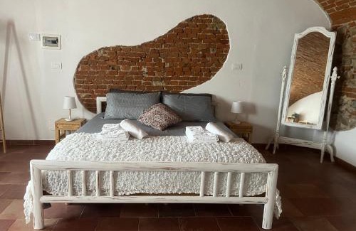 Farigliano Apartment | Discover Cascina Mabette: Pet & Child Friendly Getaway