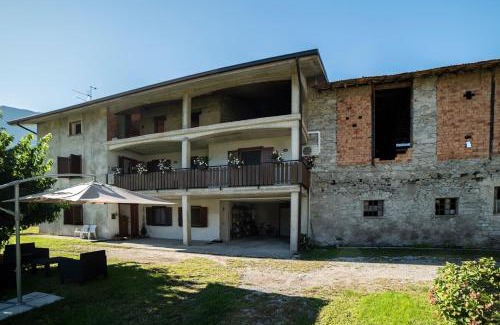Samolaco House | Highly Rated Cascina Pirondini: Family-Friendly Getaway