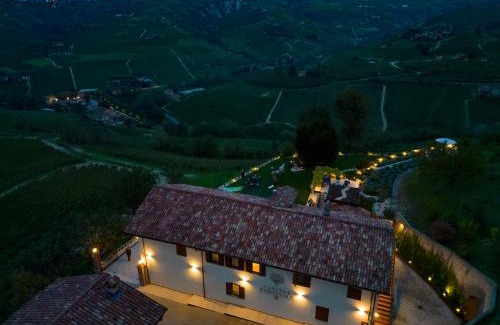Alba Villa | Idyllic Cascina Portinale 8 with Oceanfront Hot Tub