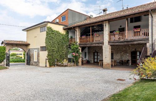 Lonato del Garda Apartment | Discover Cascina Raperonzolo: 4-Star Family-Friendly Retreat