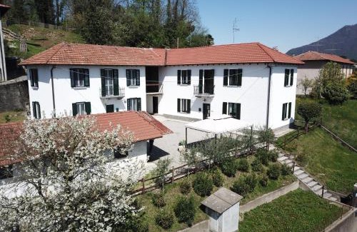 Leggiuno House | Discover Cascina Riva: Pet-Friendly with Top Reviews!