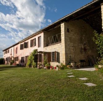 Grazzano Badoglio House | Cozy Cascina Rosa B&B: Pet-Friendly with Pool & Breakfast