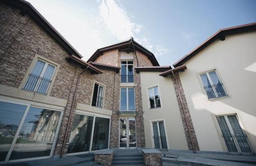 Riva Presso Chieri Hotel | Discover Cascina Speranza Hotel: Pet-Friendly Retreat