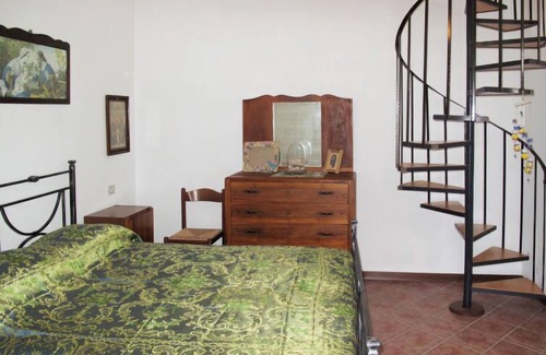Vignola House | Guest Rated 9.4: Cascina Ulivi with Oceanfront Views