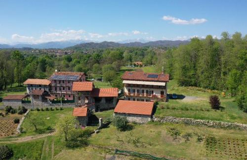 Invorio House | Highly Rated Cascinetta32: Perfect for Families and Pets