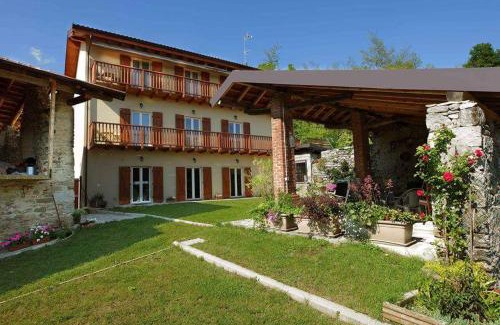 Invorio House | Highly Rated Cascinetta32: Perfect for Families and Pets