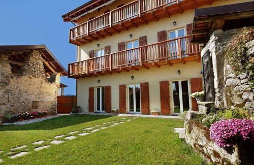Invorio House | Highly Rated Cascinetta32: Perfect for Families and Pets