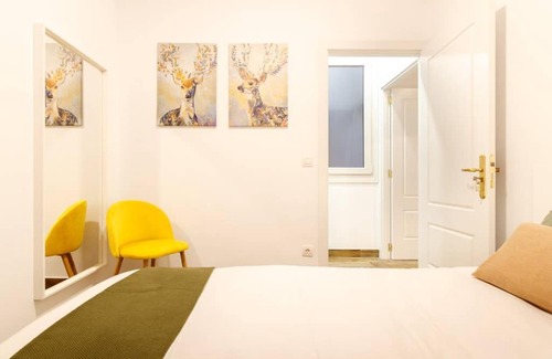 Bilbao Old Town Apartment | Prime Location Hotel near Plaza Nueva & Unamuno - 4 Stars