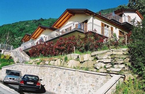 Tronzano Lago Maggiore House | Discover Case Bellissime: Family-Friendly with Pool Access