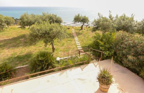 Sciacca House | Case Bongiovi: Pet Friendly Retreat with Ocean Views