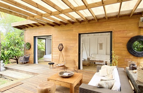 Dampierre House | Ideal Oceanfront Retreat for Couples - Guest Rated 10/10