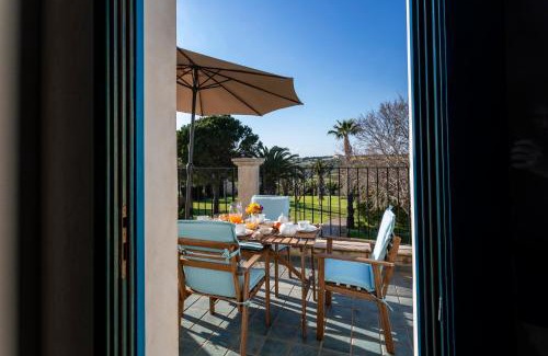 Santa Croce Camerina Apartment | Top-Rated Case Malavilla: Oceanfront Retreat Awaits