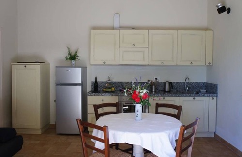 Castel di Mezzo Apartment | Experience Nature at Case San Bartolo-Gelsomino with Pool
