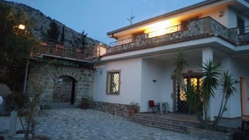 Capaci House | Pet-Friendly Retreat at Case Susinna - Rated 9.6/10