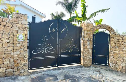 Partinico House | Experience Oceanfront Bliss at Case Vacanza Zeus
