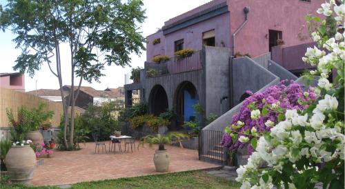 Santa Tecla Apartment | Pet-Friendly Retreat with Ocean View at Case Vacanze Fossanave
