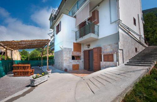 Campinola Apartment | Family-Friendly Retreat at Case Vacanze Rossi - Guest Rated 8.8