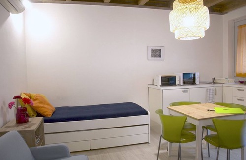 Cernusco sul Naviglio Apartment | Discover CaseOspitali - CASA CARAMELLI with Spa & Breakfast