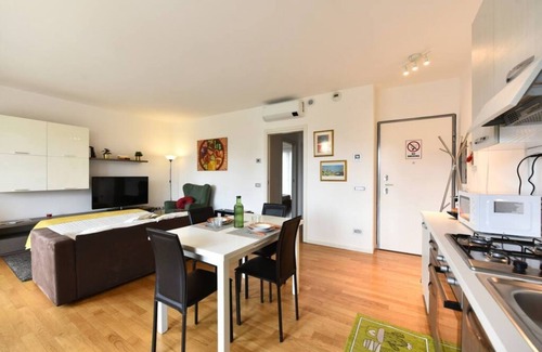 Cernusco sul Naviglio Apartment | Bright Bilo with Balcony at CaseOspitali - Pet Friendly Stay