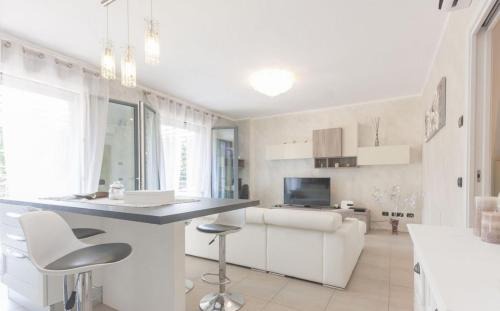 Cernusco sul Naviglio Apartment | Casa LA VELA: Elegant Two-Bedroom with Balcony Retreat