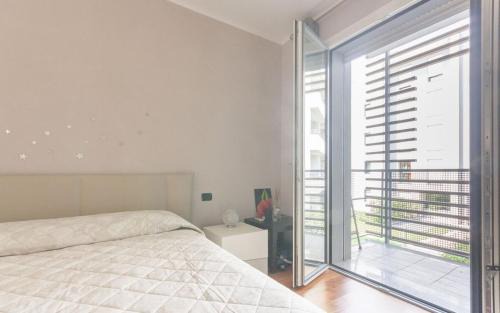 Cernusco sul Naviglio Apartment | Casa LA VELA: Elegant Two-Bedroom with Balcony Retreat