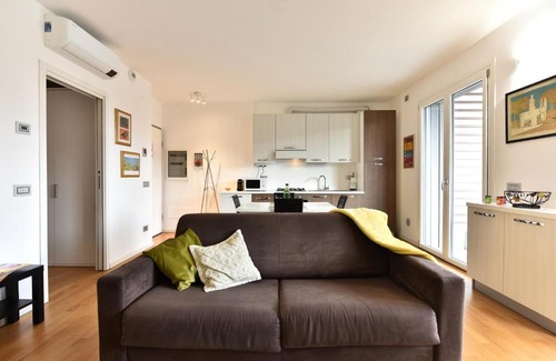Cernusco sul Naviglio Apartment | Elegant Casa Kikka with Balcony - Pet and Child Friendly