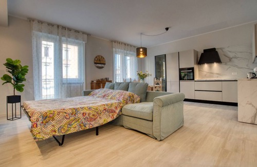 Washington Apartment | Elegant Central Apartment with Spa and Breakfast Amenities