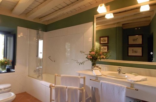 Valverde del Majano Hotel | Relax at Caserío de Lobones: 5-Star Spa & Family Friendly