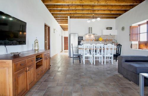Macher Villa | Relax at Caserío Leandro II with Oceanfront Views