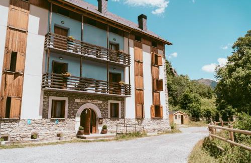 Javierre Apartment | Discover Comfort at Caserón Baruca - Pet-Friendly Retreat