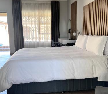 Klerksdorp House | Delightful Casero Guesthouse with a Refreshing Pool