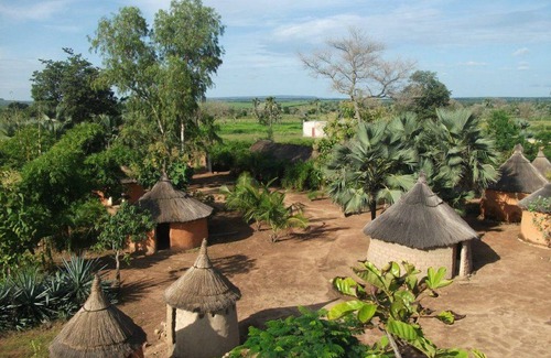 Banfora House | Comfortable Stays for Groups of Up to 16 with Breakfast