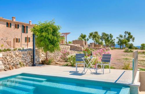 Vilafranca de Bonany Villa | Relaxing Villa Amazing Vilafranca with Pool & High Guest Rating