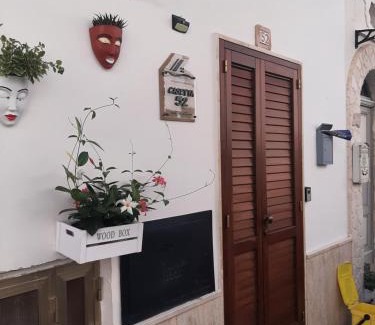 Palagianello House | Inviting Stay at CASETTA 52 with Family-Friendly Dining
